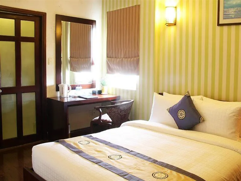 Little Saigon Corner Boutique Hotel Ho Chi Minh City 2*,  Vietnam